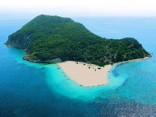 Escapadă pe insulița Marathonissi, &icirc;n căutarea țestoaselor Caretta Caretta