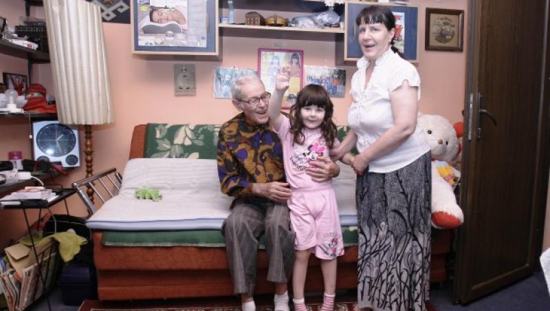 A stabilit un record greu de egalat! El este cel mai bătrân tătic din România. Are 81 de ani şi nu se lasă intimidat de vârstă