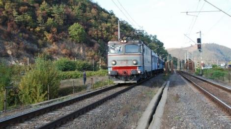 Vacanță cu bucluc! Tren cu peste 300 de pasageri care se întorceau de la mare, blocat la Cernavodă