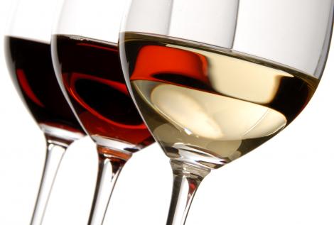 S-a inventat o nouă culoare de vin, la care nu te-ai fi gândit niciodată! Ai avea curaj să bei așa ceva?