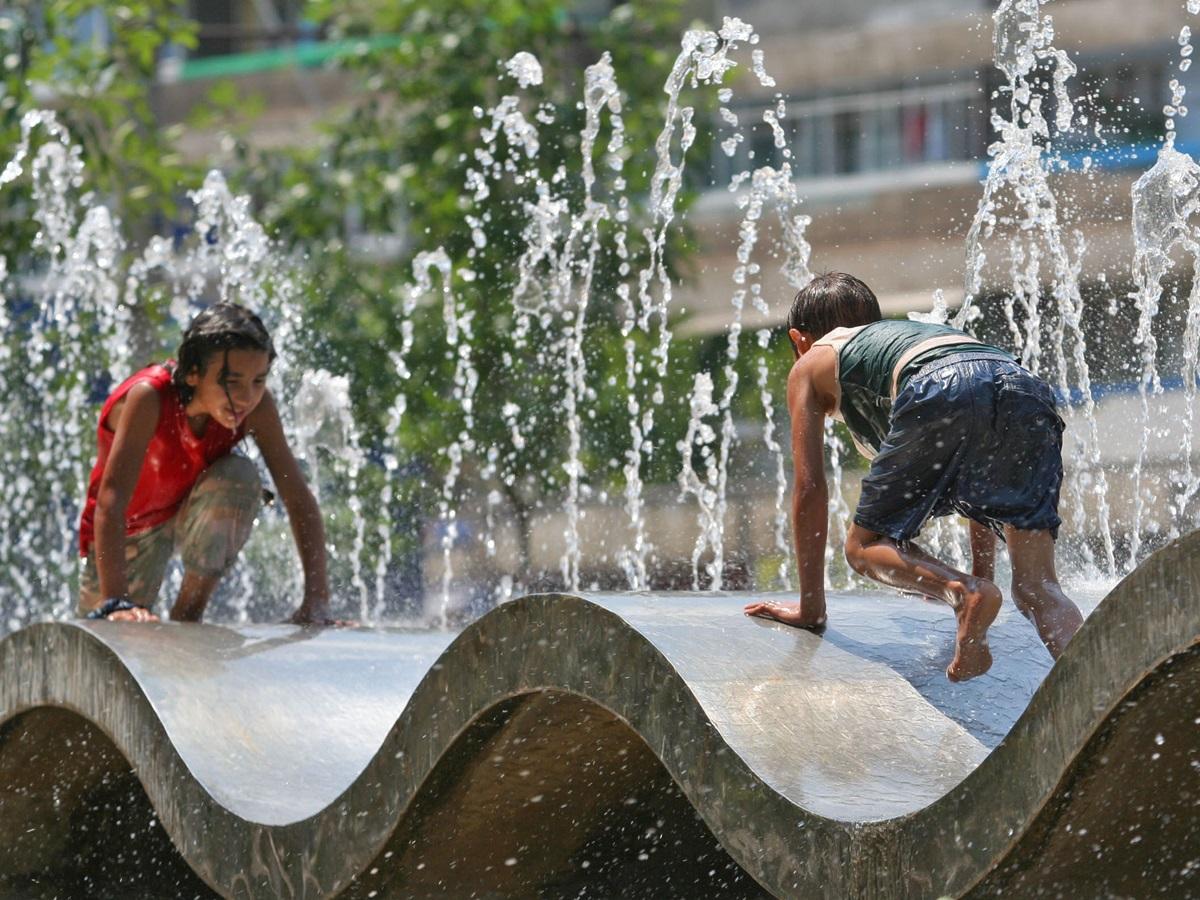 Vară, soare, dar c&acirc;nd va fi răcoare? Prognoza meteo vine cu surprize!