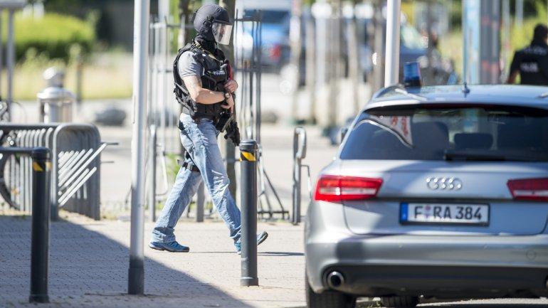 Un bărbat armat a deschis focul &icirc;ntr-un cinematograf din Germania! Zeci de oameni sunt răniți!