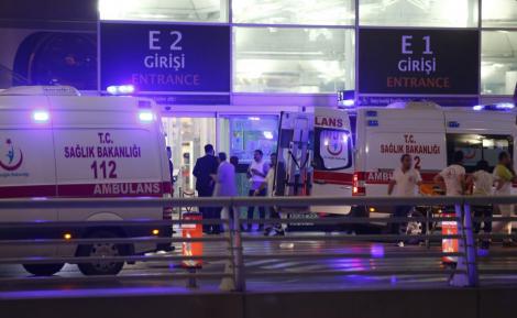 Românii cer ajutorul autorităților, după atacul terorist din Turcia. O persoană a fost rănită