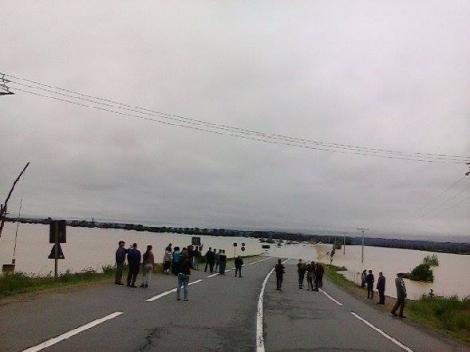 Cod portocaliu de ploi! Drumul european care face legătura cu Moldova a fost inundat, iar circulația este întreruptă în județul Vrancea