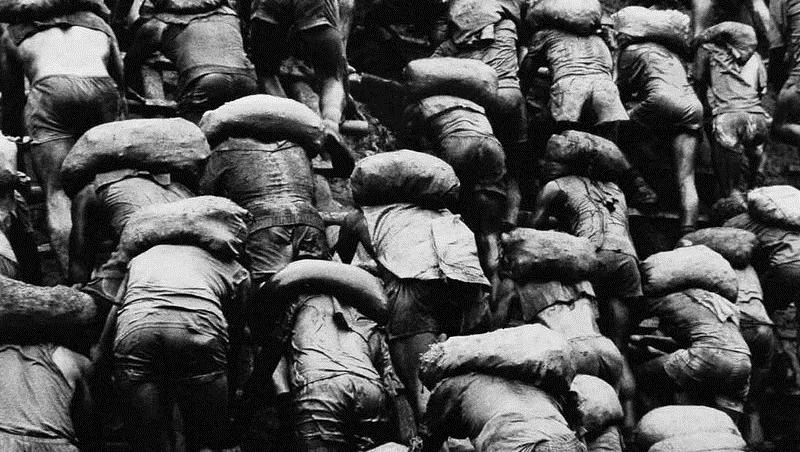100.000 de mineri pe ”Muntele Dezgolit”: ”Era atât de mult aur, încât se înregistrau 80 de morți pe lună! Se tăiau pentru două grame!”