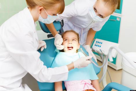 În luna iunie, Clinicile Dr. Leahu oferă consultaţii gratuite de stomatologie pentru copii