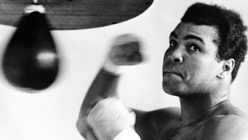 Sportul mondial e în doliu! Muhammad Ali, legenda boxului, a murit la 74 de ani