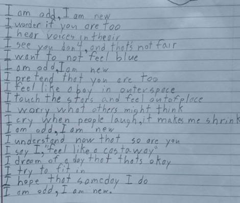 Suferă de autism, însă a emoţionat o lume întreagă cu poezia lui! Versurile unui băiat în vârstă de 10 ani te lasă fără cuvinte