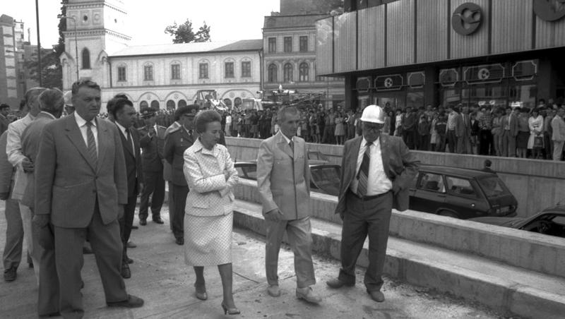 6 iunie '87. Ziarele vremii anunțau: Pasajul Unirii, construit în 34 de zile. Ministrul s-a mutat pe șantier, într-un container, pentru a supraveghea lucrările