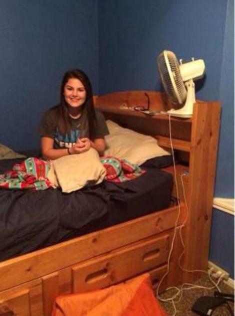 Iubita și-a așteptat cuminte partenerul acasă, dar un detaliu din dormitor a dat-o de gol imediat! Tot internetul râde acum de întâmplare!