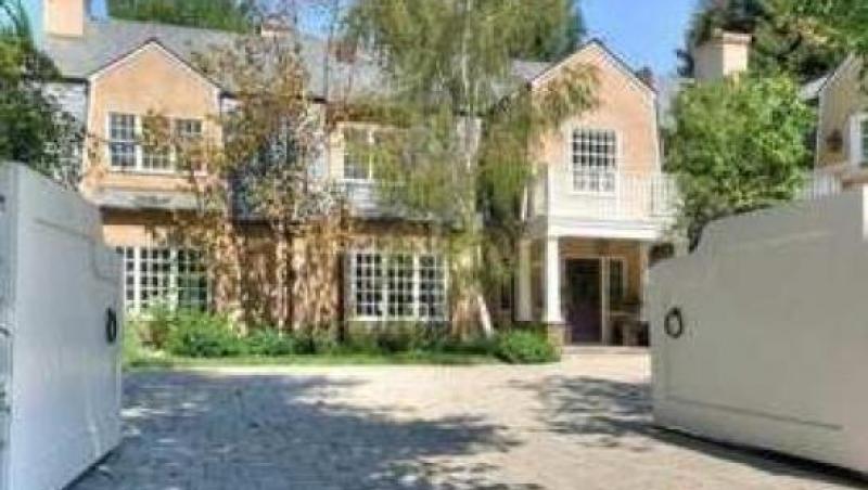 Adele și-a cumpărat o vilă de aproape zece milioane de dolari, cu patru dormitoare, șase băi, o piscină. Cum arată casa!