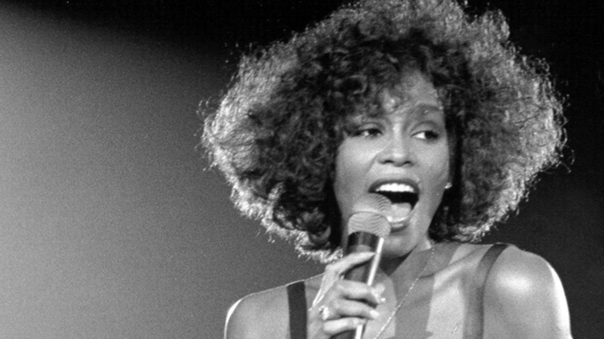 Dezvăluire șocantă a lui Bobby Brown: &bdquo;Whitney Houston era bisexuală, iar asta i-a grăbit moartea!&rdquo;