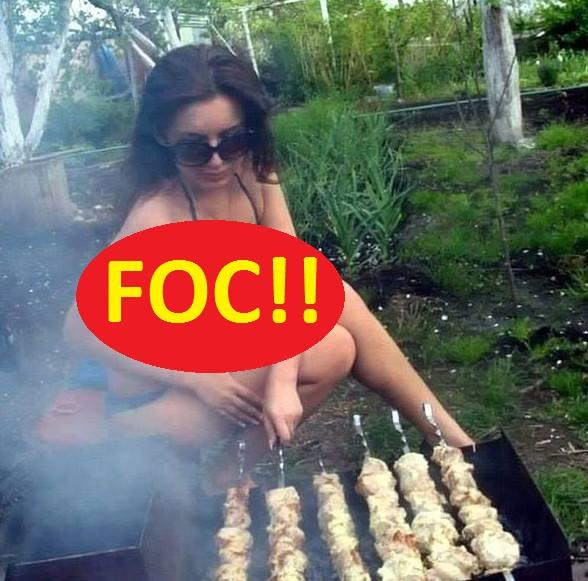 FOTO DARNICĂ! Ce-i place românului grătarul, dar cât o să-i placă bucătăreasa! A făcut ravagii pe internet după ce s-a pozat la... jar