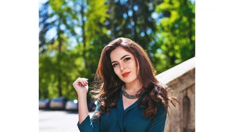 REZULTATE BAC 2016 EDU.RO. Povestea Liviei Greacă, eleva care a luat 10 la BAC 2016 în Vâlcea. Pasionată de artă, modă, make-up și învățat. Și deșteaptă, dar cât de frumoasă! GALERIE FOTO