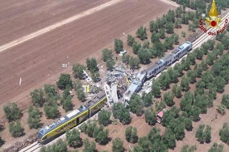 Tragedie în Italia! Două trenuri s-au ciocnit: 12 morţi şi zeci de răniţi