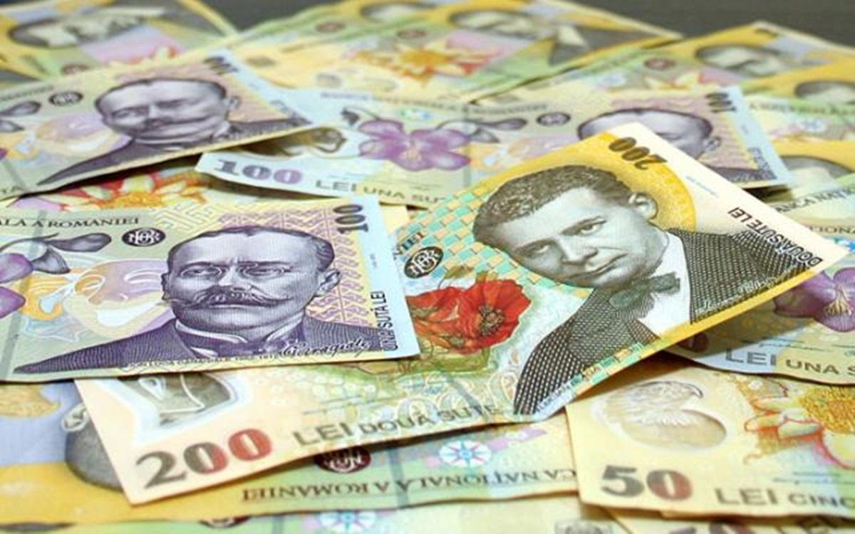 Absolvenţii de liceu şi de facultate care se angajează primesc stimulente financiare