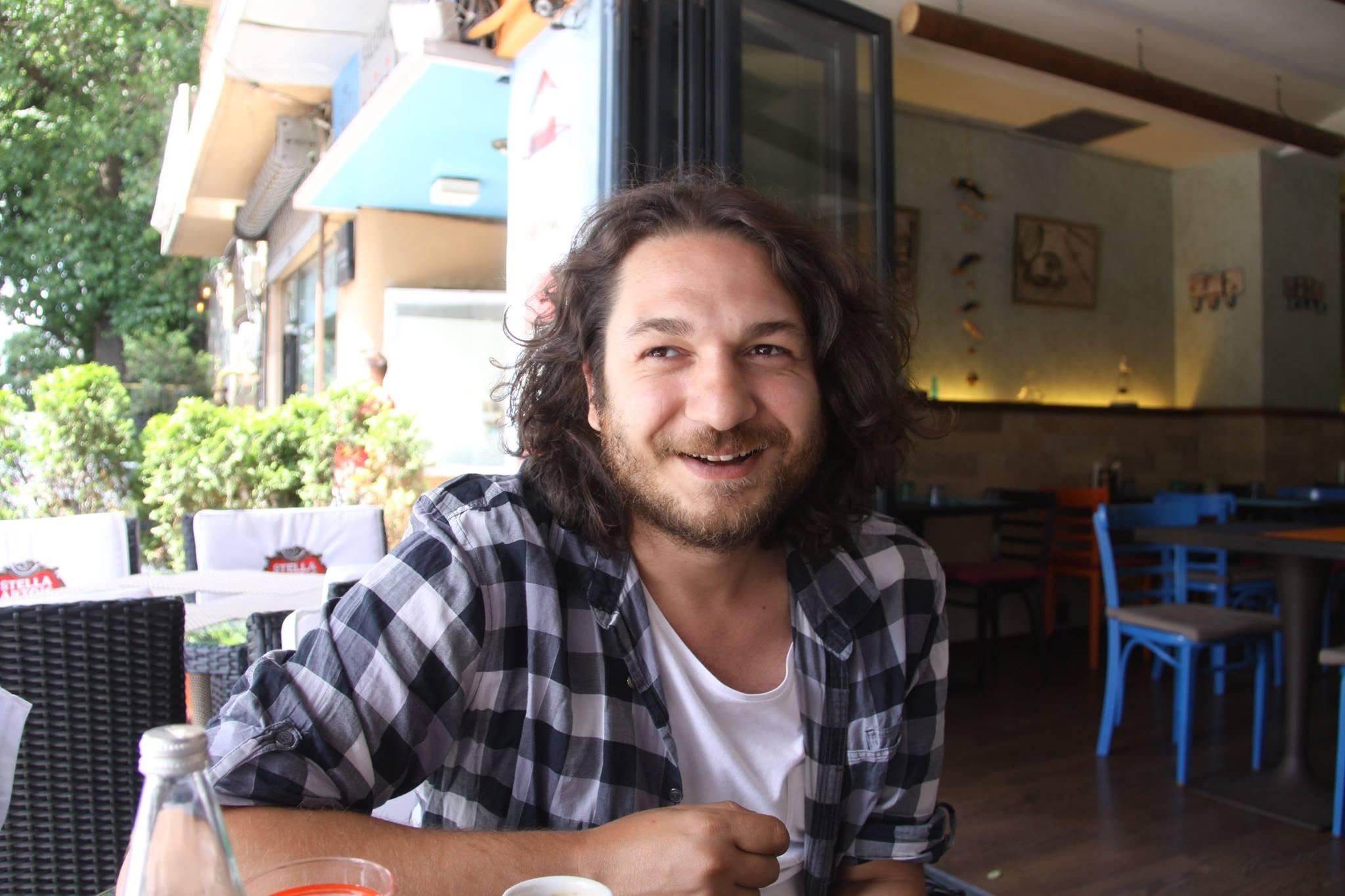 Chef Florin Dumitrescu s-a pozat &icirc;ntre două domnișoare! &bdquo;Le-aș da orice mi-ar cere...&rdquo;