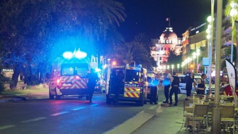 Români la locul atentatului de la Nisa: 