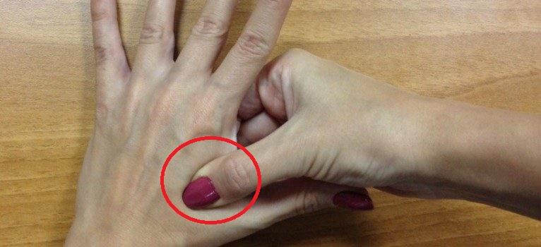 Ce se &icirc;nt&acirc;mplă dacă apeși acest punct, timp de 30 de secunde. Vei repeta procedura