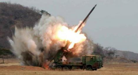 Coreea de Nord a lansat trei rachete balistice, care s-au prăbuşit în largul coastelor sale estice