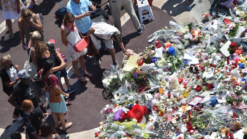 Nisa, 84 de morți. Un al patrulea român, un bărbat de 40 de ani, este dat dispărut în urma atacului din Franţa