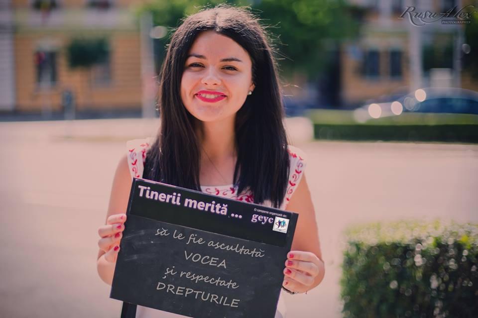 Vacanță după examen? NU! O elevă din Zalău a decis să-și petreacă vara oferind meditații GRATUITE celor care au picat BACUL