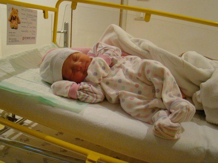 Schimbare majoră pentru părinţi! &Icirc;nregistrarea copilului, &icirc;n 30 de zile de la naştere, faţă de 15 zile c&acirc;t era p&acirc;nă acum