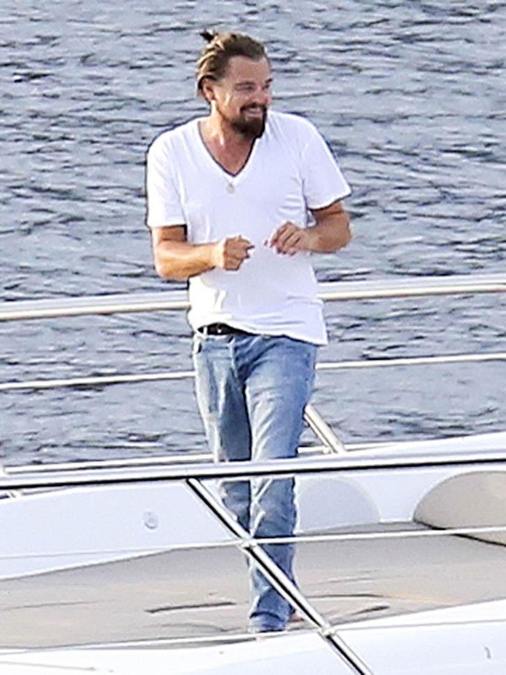 Leonardo DiCaprio s-a întrecut pe sine de această dată! Actorul a dat o petrecere VIP cu modele care mai de care mai frumoase