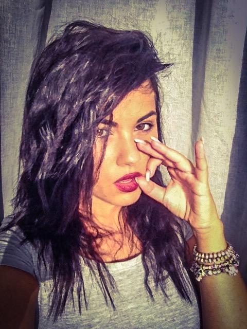 Deea și-a etalat superbul decolteu, spre marea bucurie a fanilor! Spiritele s-au încins imediat!