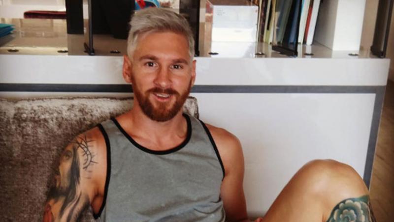 Messi s-a lăsat pe mâna iubitei! Unul dintre cei mai celebri fotbaliști din lume şi-a schimbat look-ul şi şi-a vopsit părul blond
