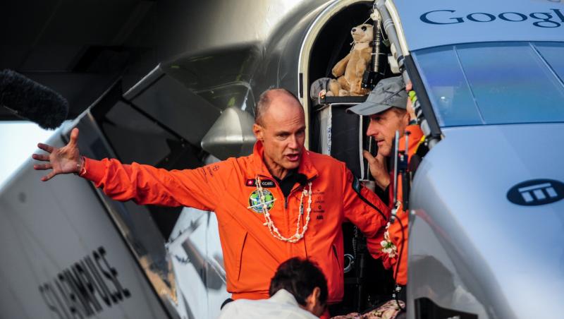 O zi istorică! Avionul Solar Impulse 2 a făcut înconjurul lumii fără nicio picătură de carburant: 