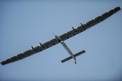 O zi istorică! Avionul Solar Impulse 2 a făcut înconjurul lumii fără nicio picătură de carburant: "Viitorul este curat"