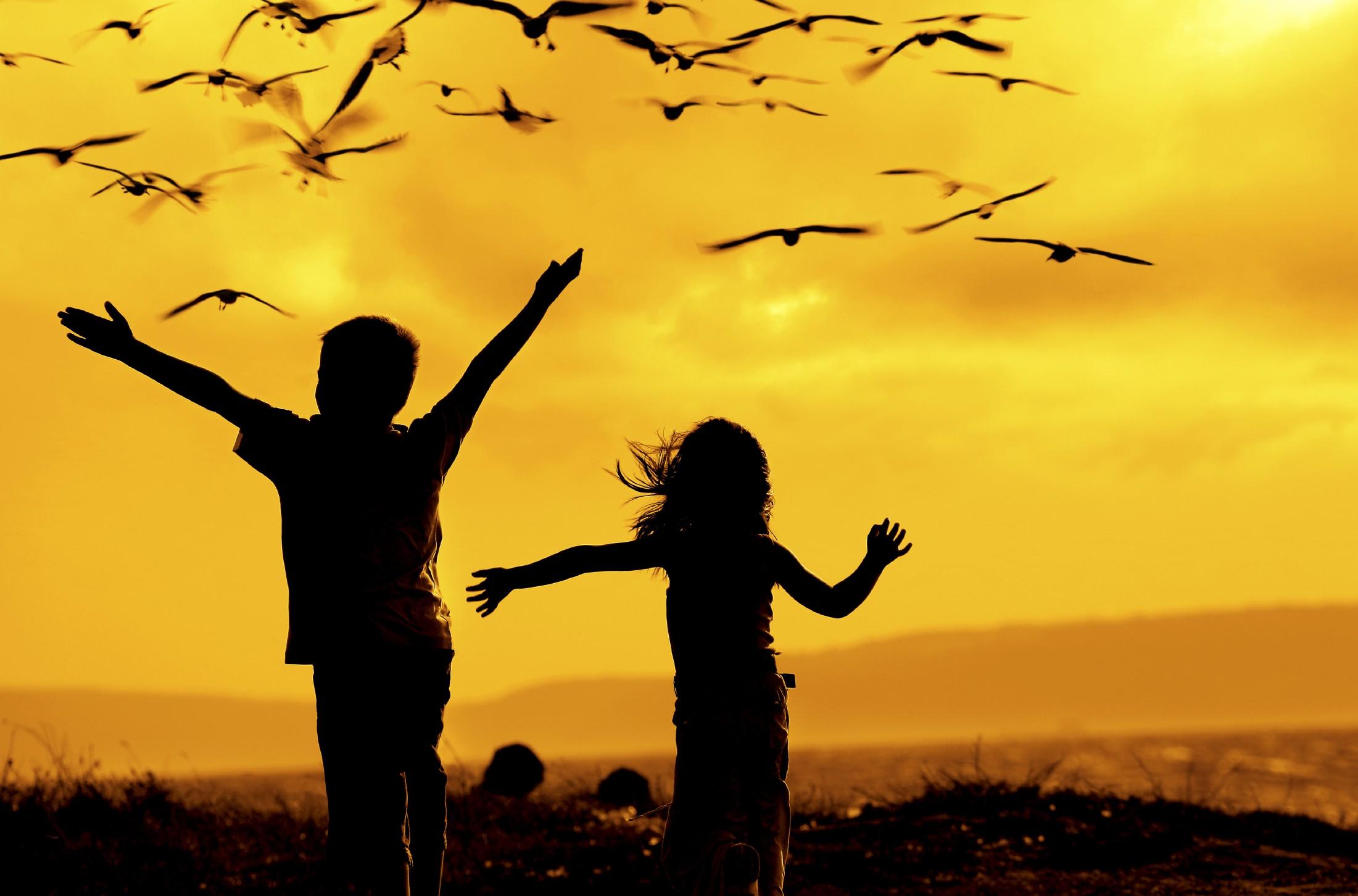 Cheia unei vieți sănătoase și &icirc;mplinite: Cum să fim mai fericiți, potrivit științei