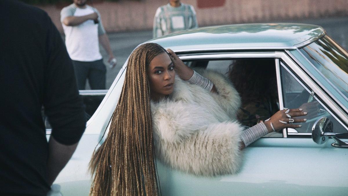 Beyonce cu a sa "Lemonade" cucerește tot! Adele și Kanye West, și ei în topul nominalizaților pentru cele mai importante premii muzicale