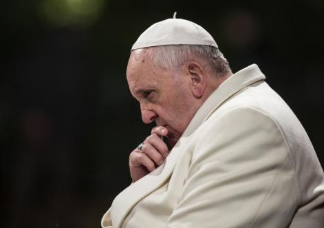 „Lumea a intrat în război”! Vin vremuri grele, Papa Francisc a transmis un mesaj către întreaga omenire!