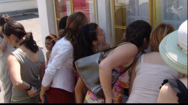 Din cauza lipsei de studenți, universități importante acceptă candidați cu note de 2 și 3!