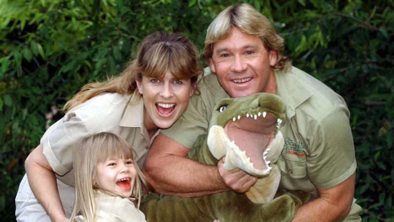Cum arată astăzi fetița lui Steve Irwin, regretatul vânător de crocodili? Fanilor nu le-a venit să creadă ce frumoasă s-a făcut!