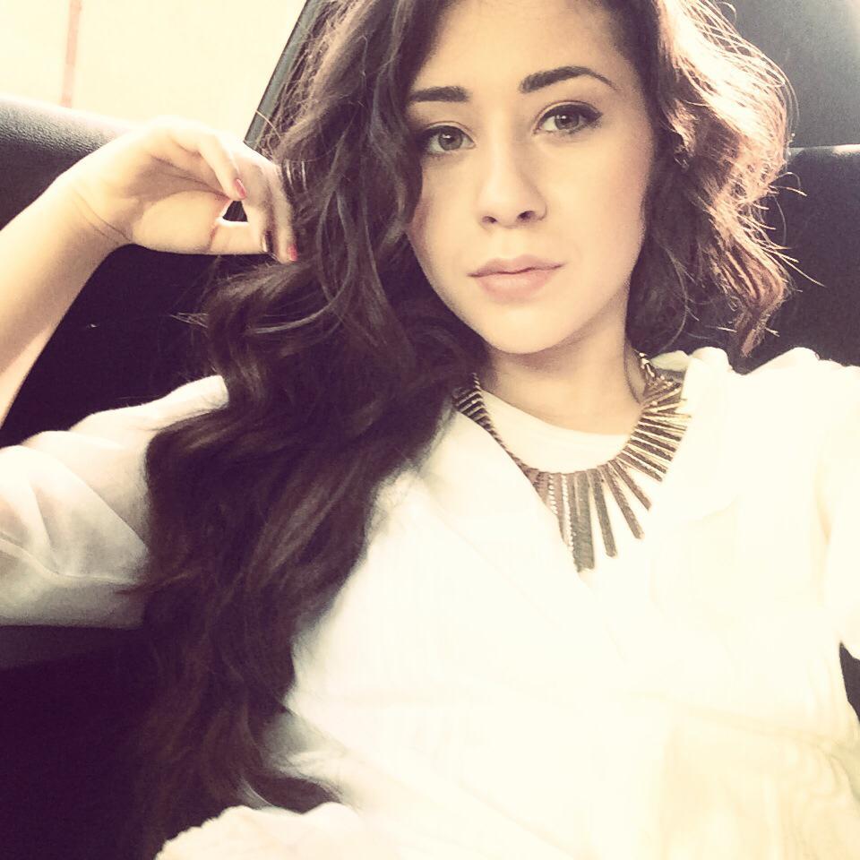 Are 17 ani şi se laudă cu un ten perfect! Mulţi adolescenţi ar vrea să-i ştie secretul. Nicole Cherry a dezvăluit cum a fentat acneea de la pubertate