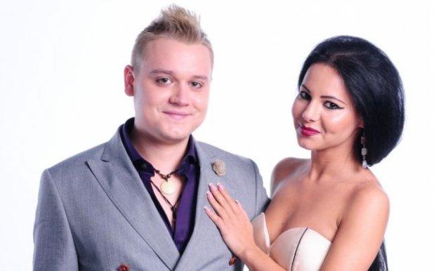 Sasha și Elena de la „Insula iubirii” au dat cărțile pe față, chiar după emisiune! Dezvăluirile sunt de-a dreptul șocante!