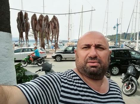Chef Cătălin Scărlătescu respectă tradiția: a plecat cu barca în Grecia și anul acesta! Ce a făcut vestitul chef pe mare?