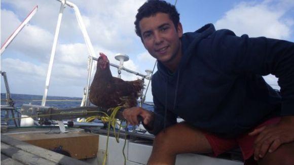 Un francez navighează &icirc;n jurul lumii alături de găina lui, Monique