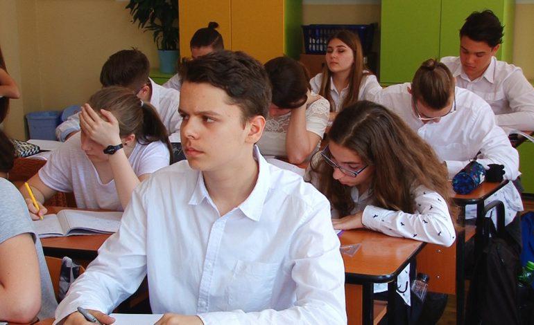 BAC 2016. Elevii, dezamăgiți de subiectele la Matematică: &bdquo;Toţi avem un defect. Al meu e matematica"