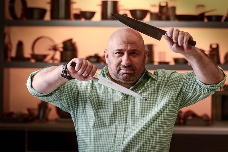 Surpriză de proporții în familia „Chefi la cuțite”! Chef Cătălin Scărlătescu, mesaj neașteptat pentru colegul său!