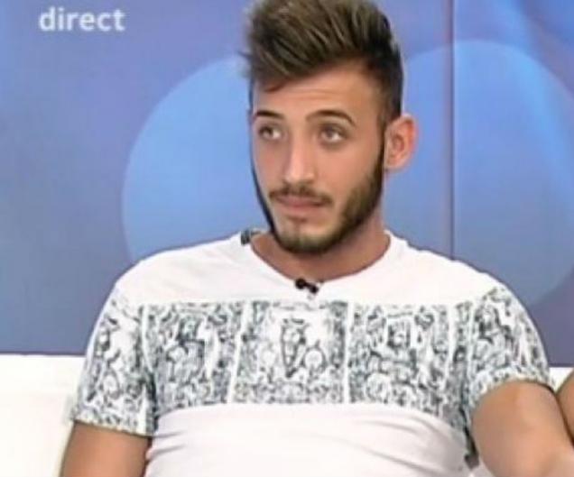 Este sub papucul ei! Robert de la "Mireasă pentru fiul meu" i-a declarat dragostea în faţa întregii ţări. Iubita sexy i-a luat mințile