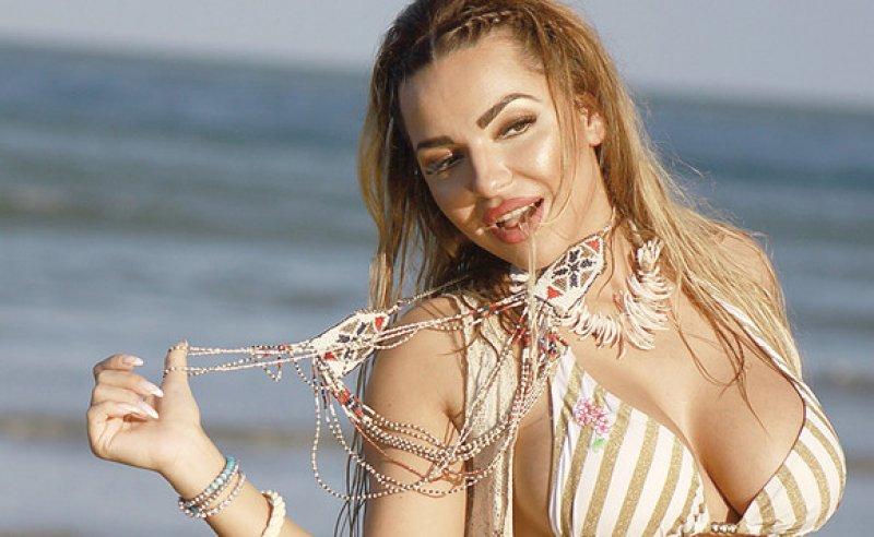 Dacă la "Insula Iubirii" nu a reușit să arate tot, acum Ramona își lasă fanii fără cuvinte. Ispita a înnebunit bărbații cu trupul ei de zeiță!