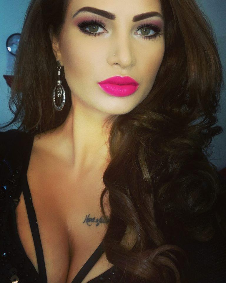 Lenjerie sexy și tocuri lungi! Imagini incendiare chiar din dormitorul Mariei de la &bdquo;Insula iubirii&rdquo;!