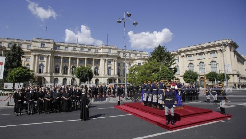 Ultimul drum al Majestății sale. Slujbă emoționantă pentru Regina Ana, la Palatul Regal din București