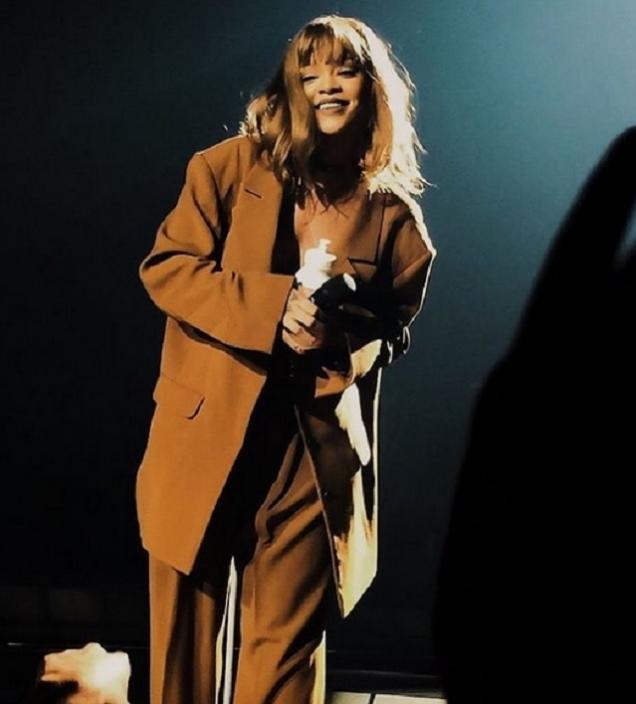 Fanii au spus că a făcut playback și s-a grăbit să plece! Rihanna, mesaj pe Instagram imediat ce a cobor&acirc;t de pe scena de la București