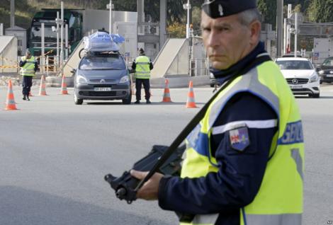 40 de oameni din Franța au fost răniți într-o busculadă creată în urma exploziei unor petarde