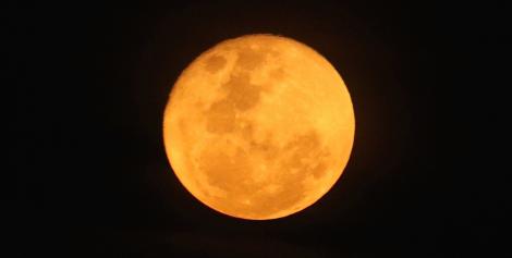 MOMENT UNIC: Lună plină și eclipsă de lună, în noaptea de 18 august. Cum va fi influențată omenirea